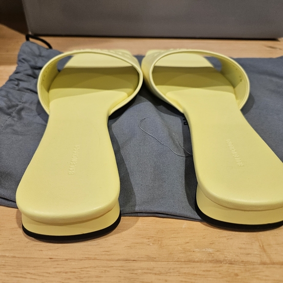 Balenciaga Duty Free Nude Sheepskin Leather Logo Flat Sandals Size EU 38 - Picture 4 of 6